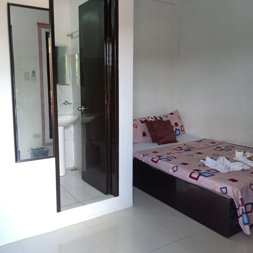 Chelle'S Apartelle-Inn El Nido Buitenkant foto
