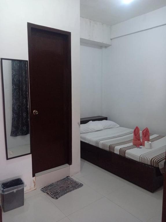Chelle'S Apartelle-Inn El Nido Buitenkant foto